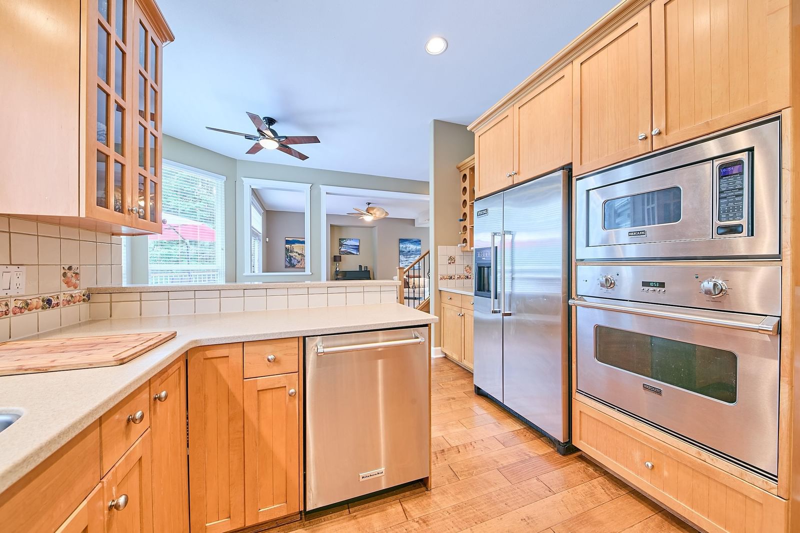 Listing Image 12
