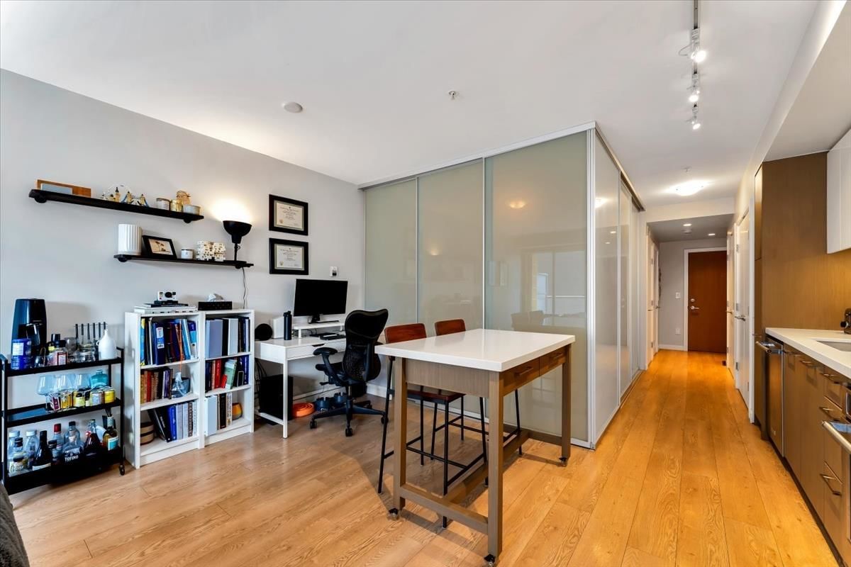 Listing Image 15