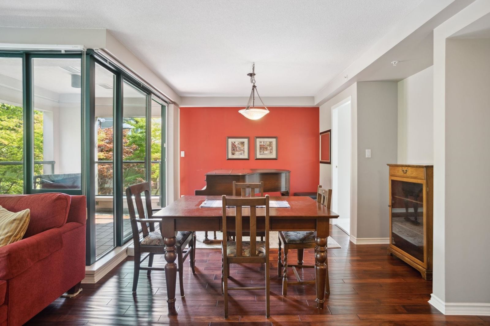 Listing Image 8