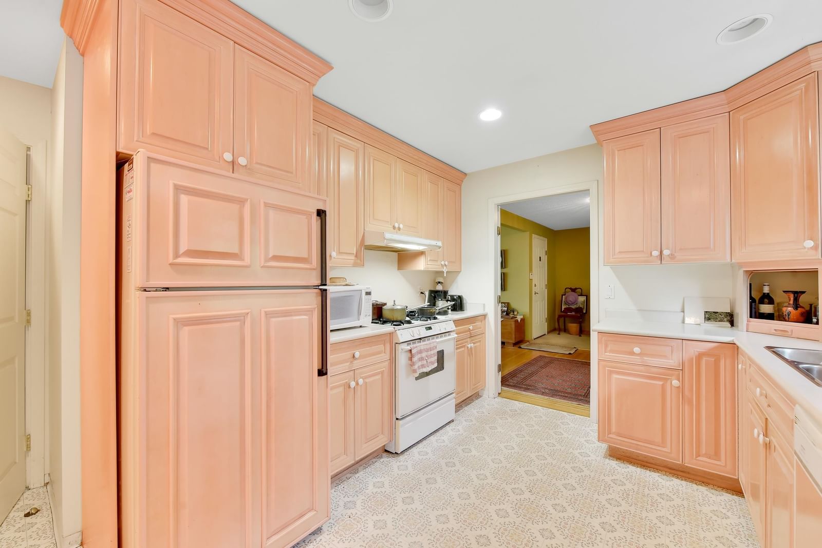 Listing Image 12