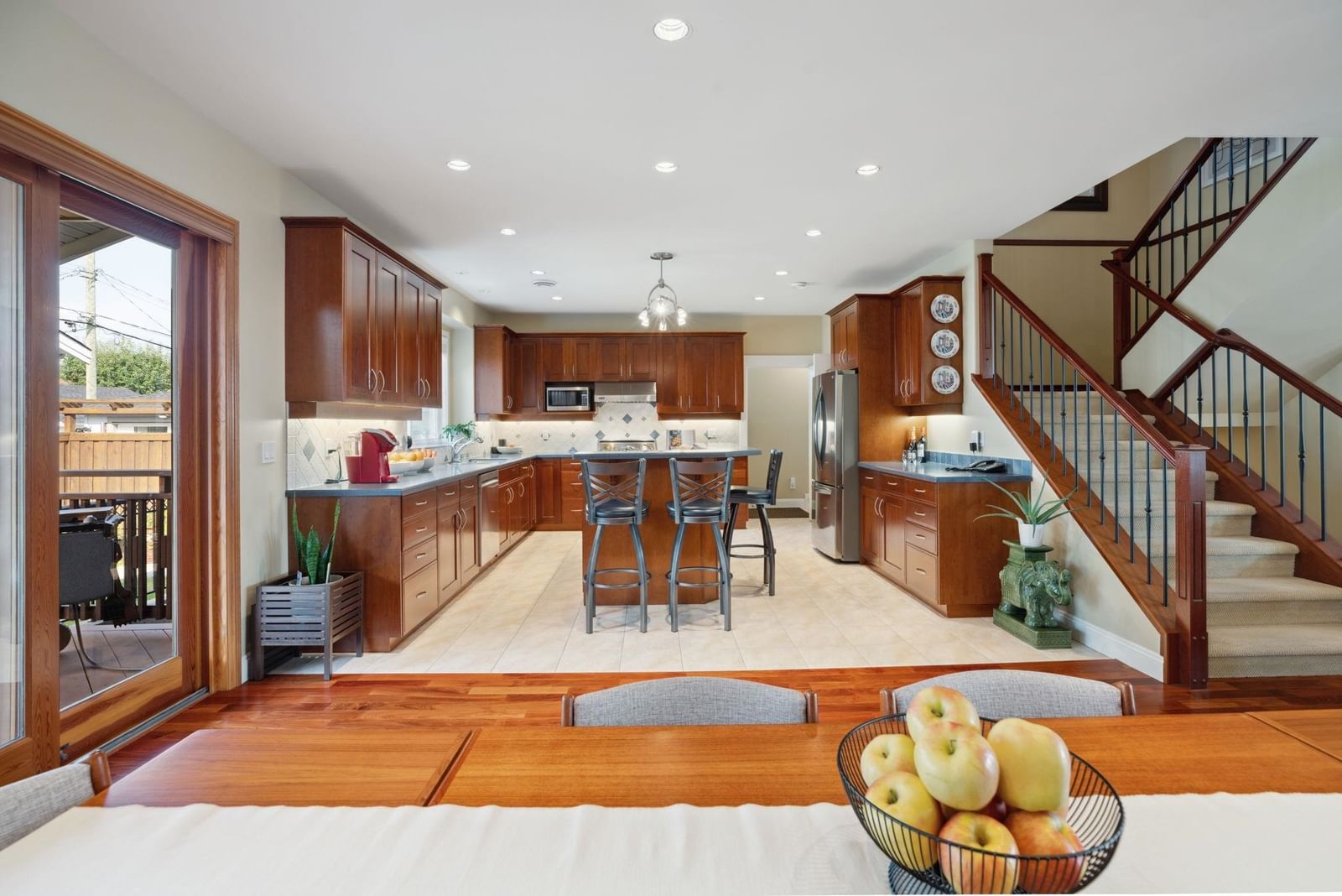 Listing Image 11