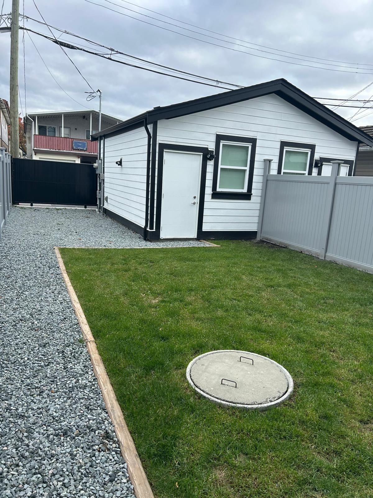 Listing Image 14
