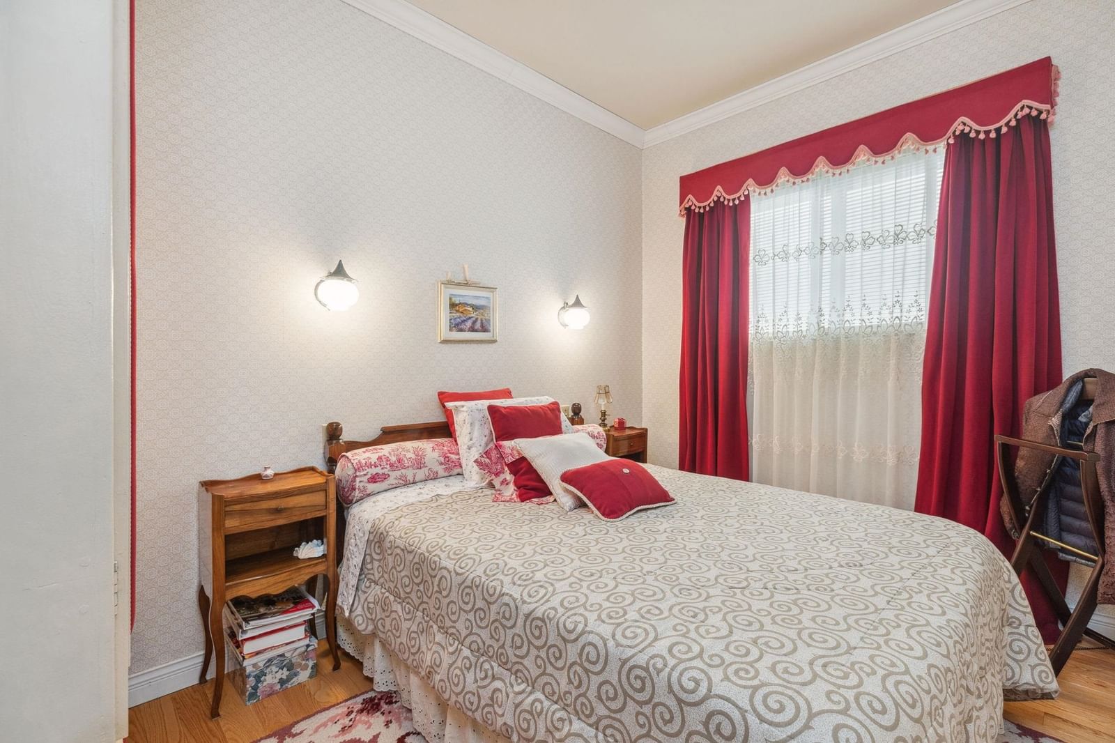 Listing Image 10