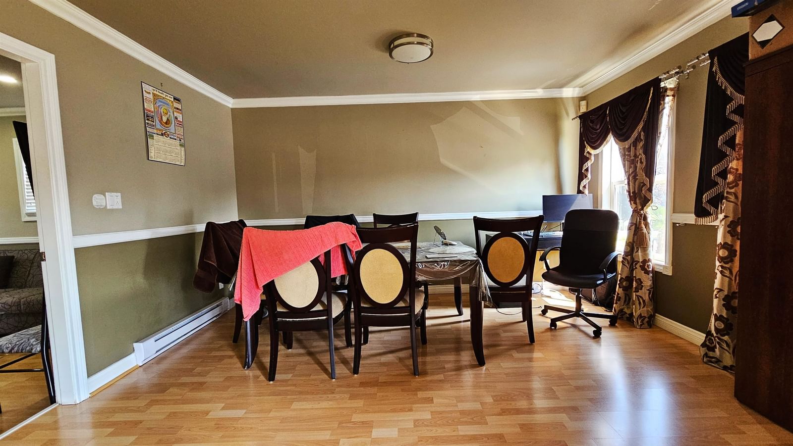 Listing Image 8
