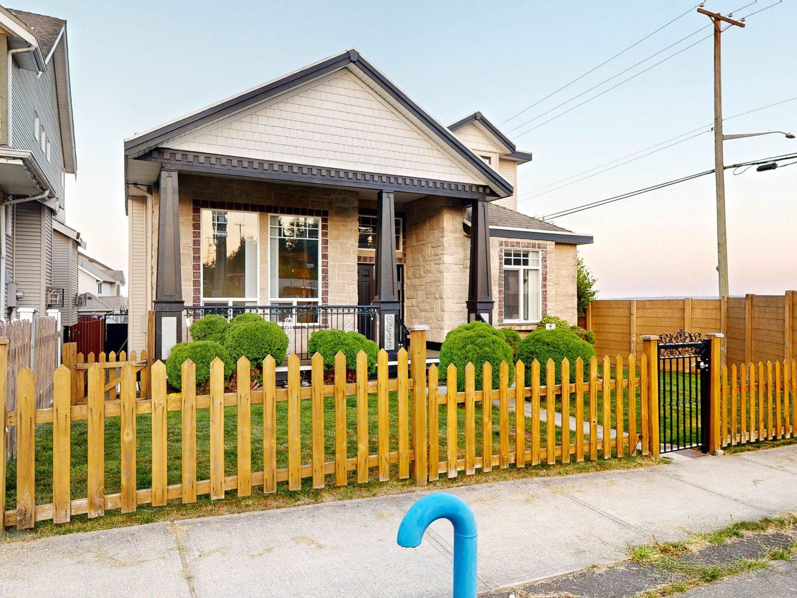 Listing Image 12