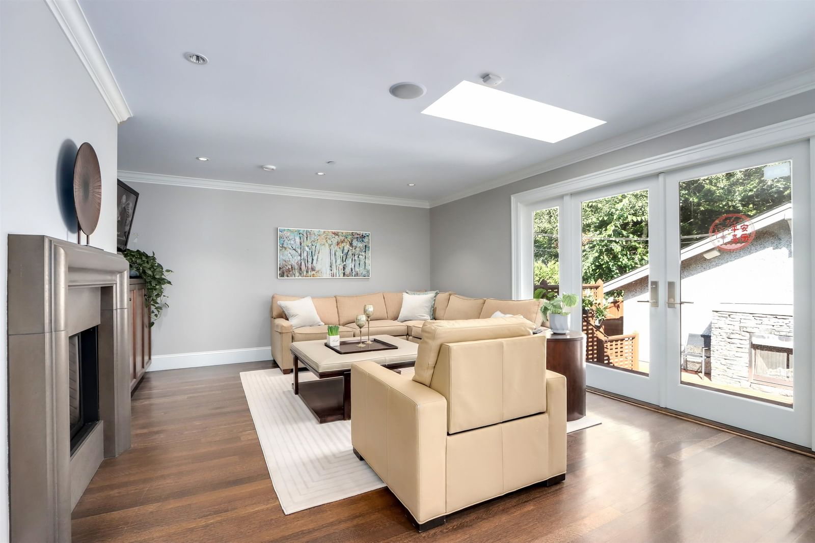 Listing Image 10