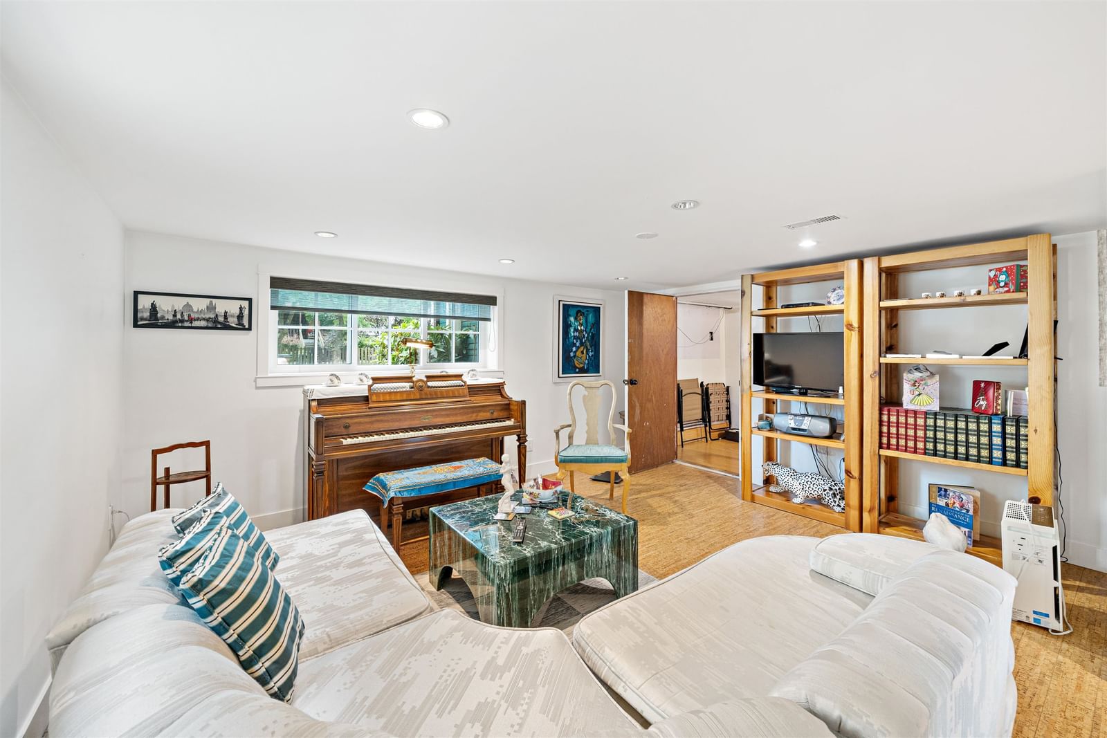 Listing Image 19
