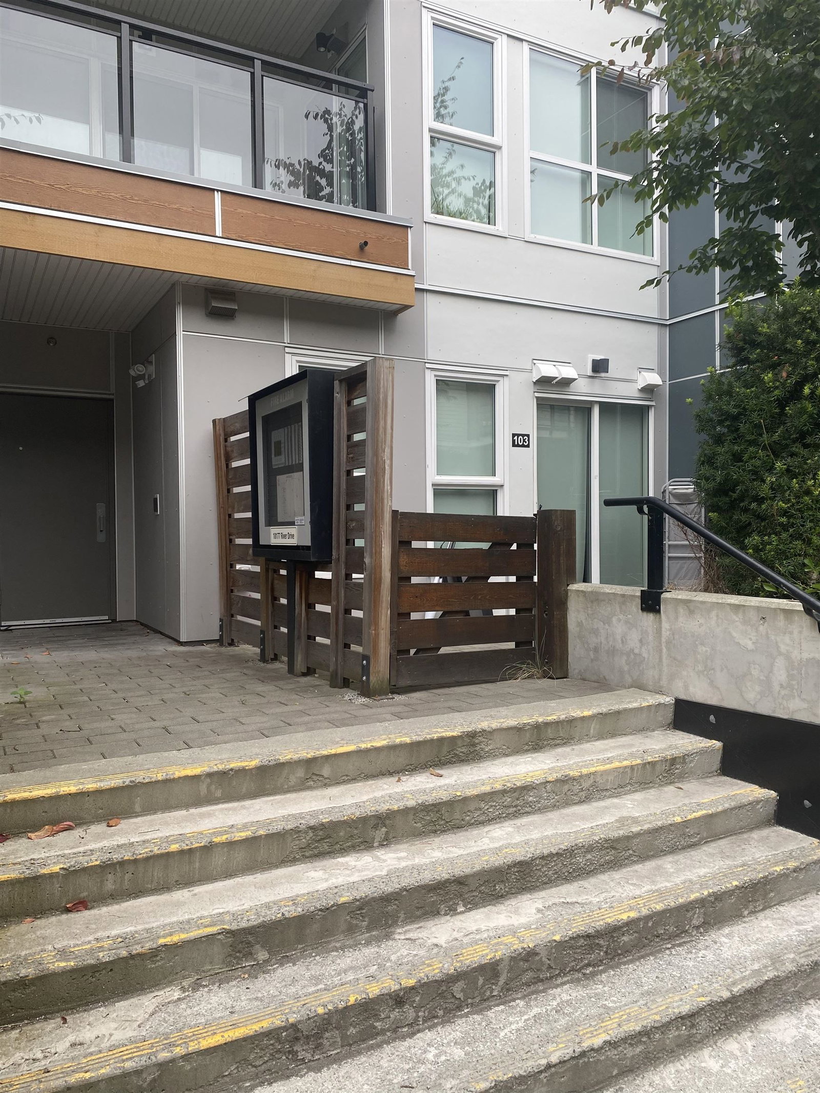 Listing Image 12