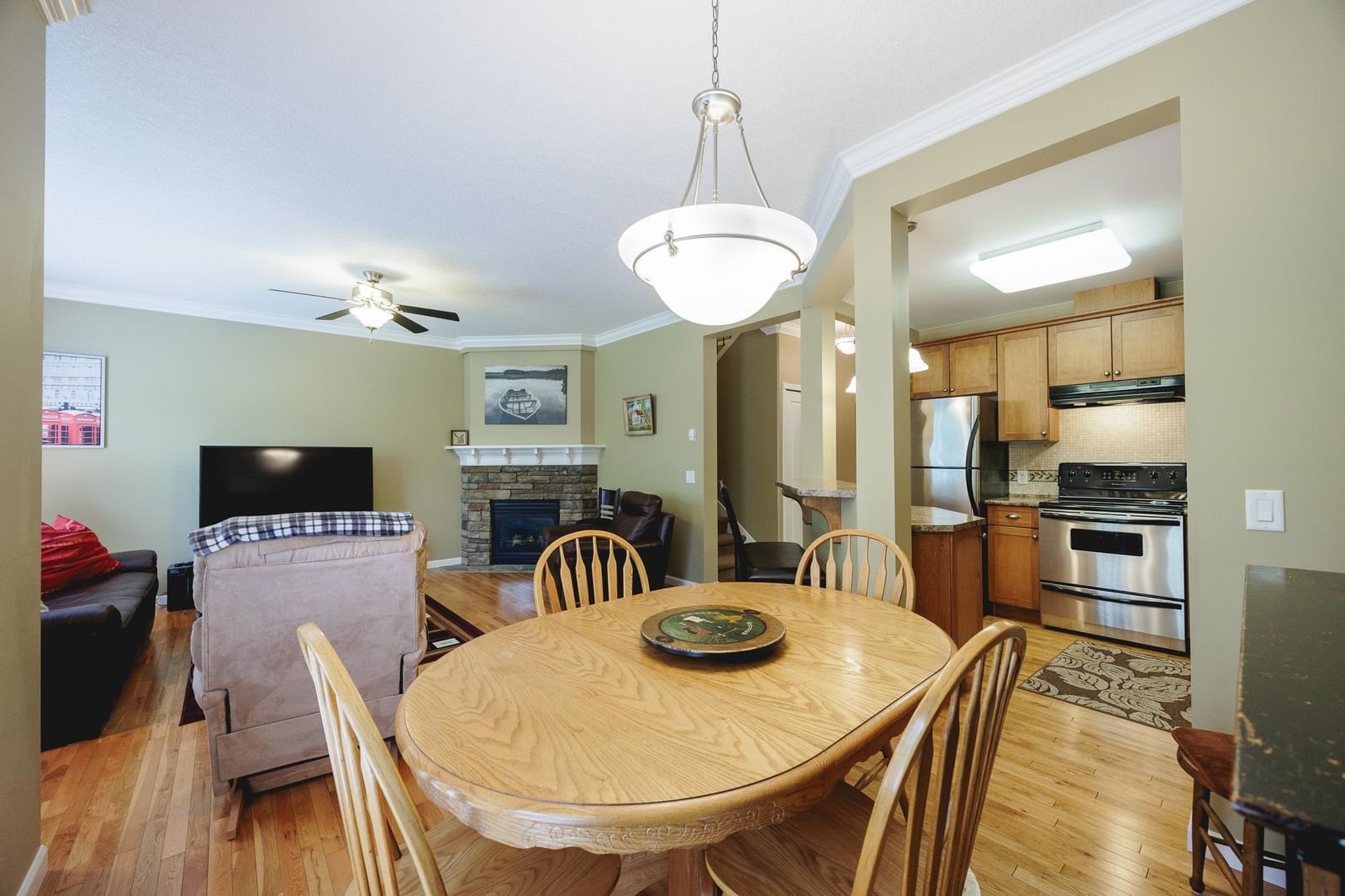 Listing Image 8