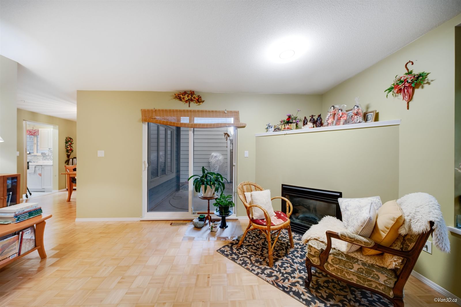 Listing Image 14