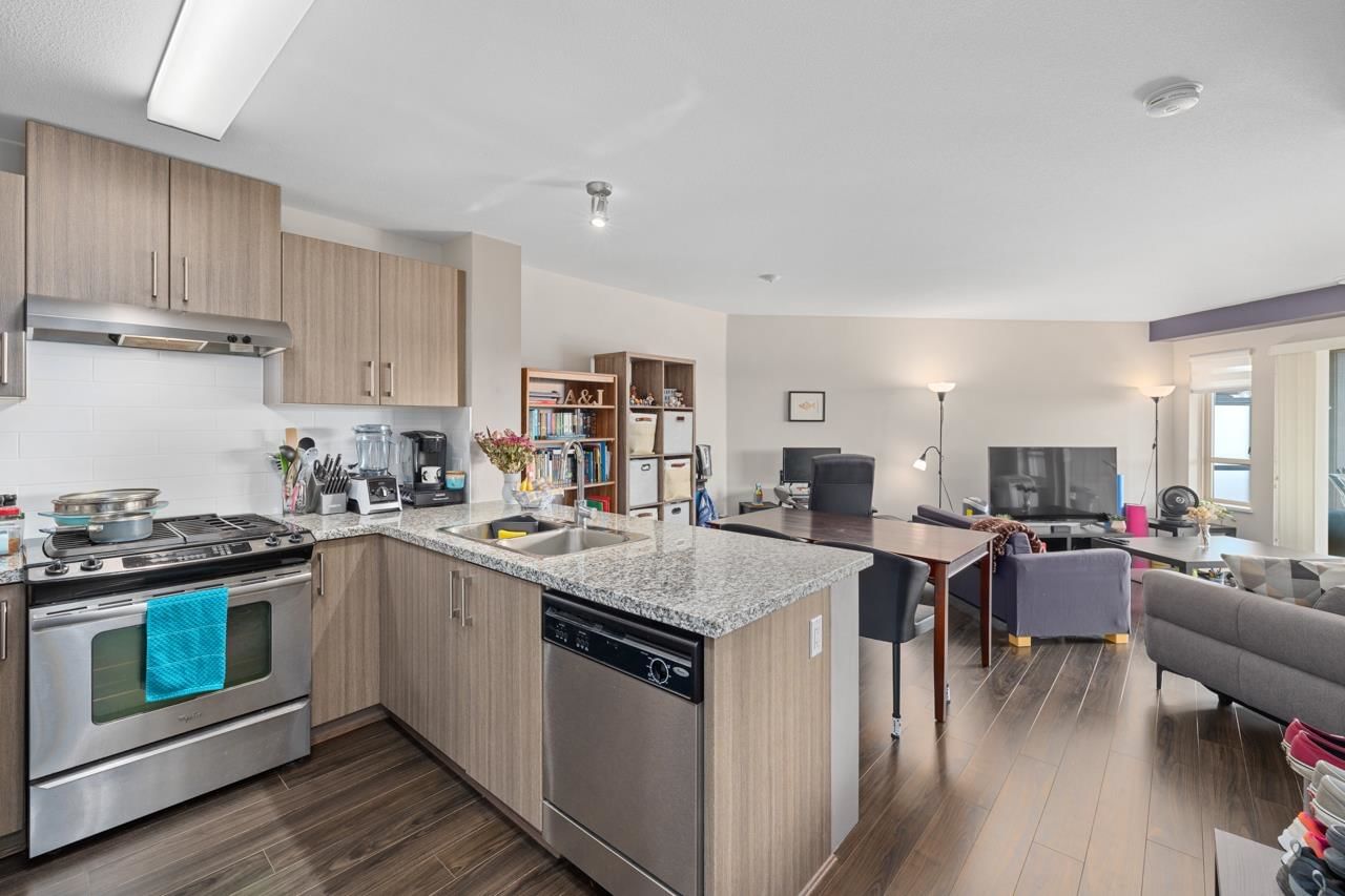Listing Image 12