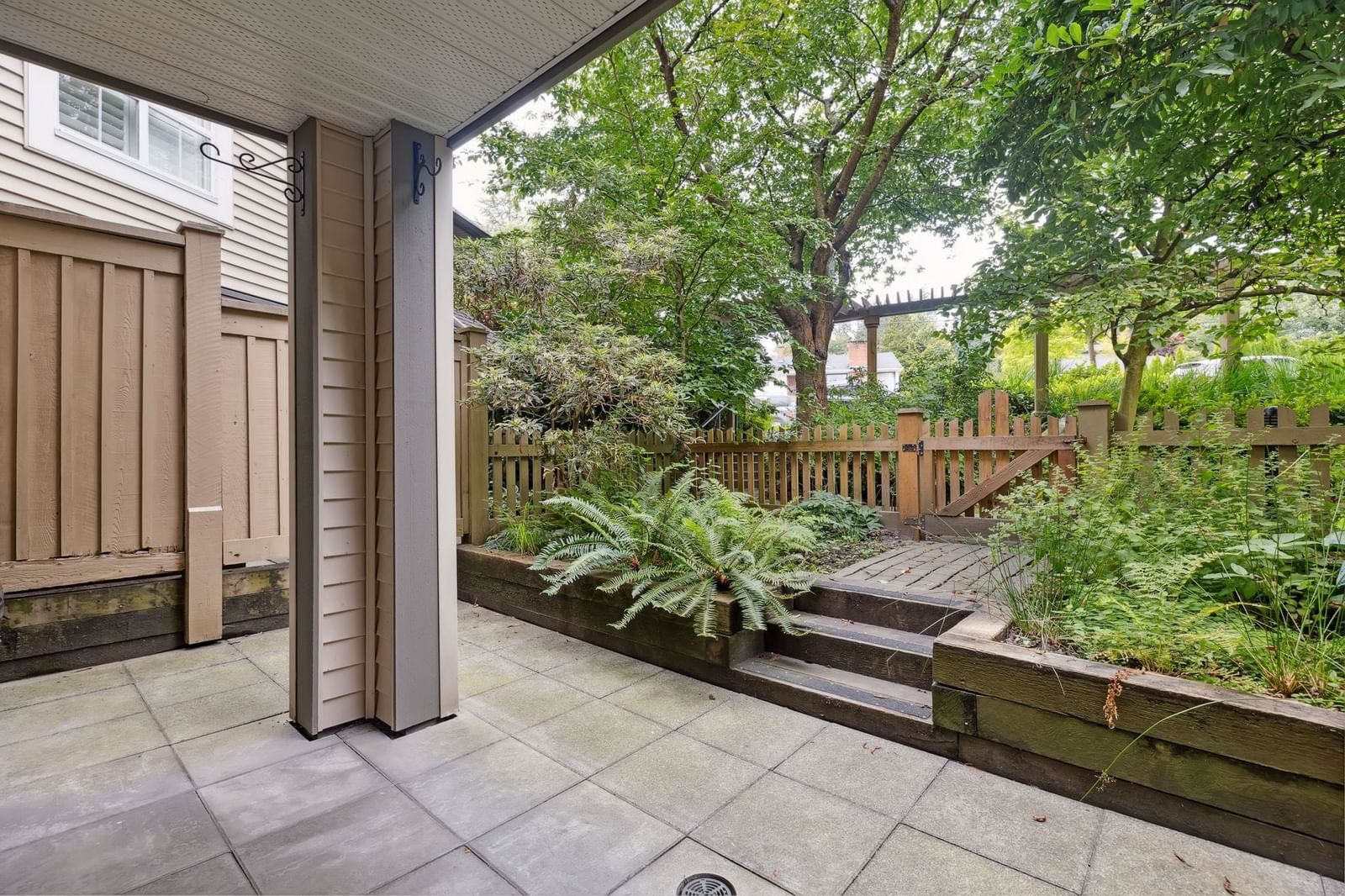 Listing Image 16