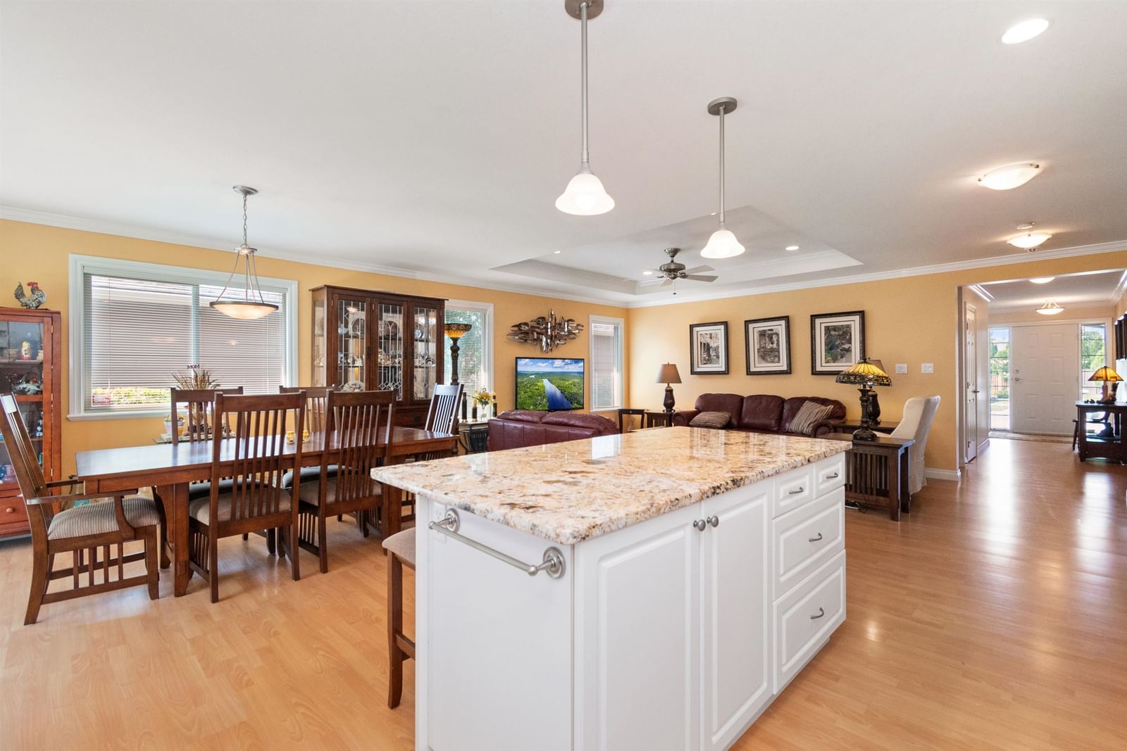 Listing Image 9