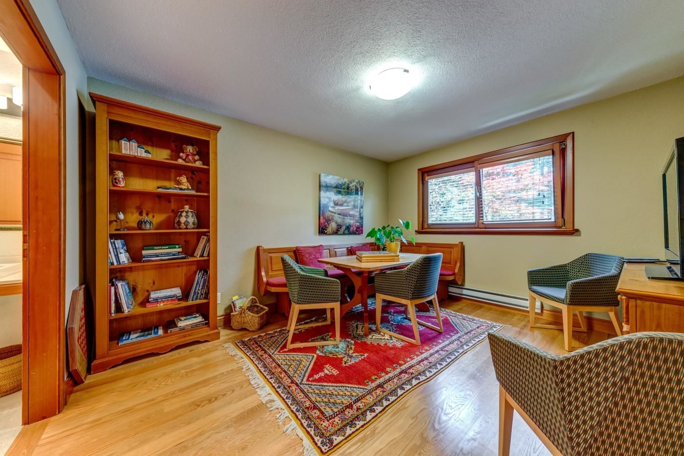 Listing Image 12