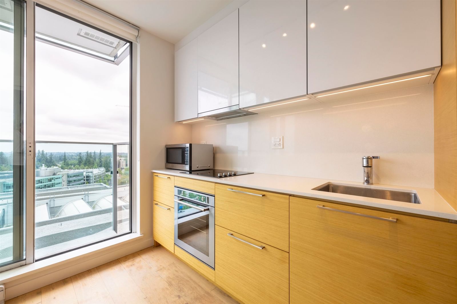 Listing Image 12