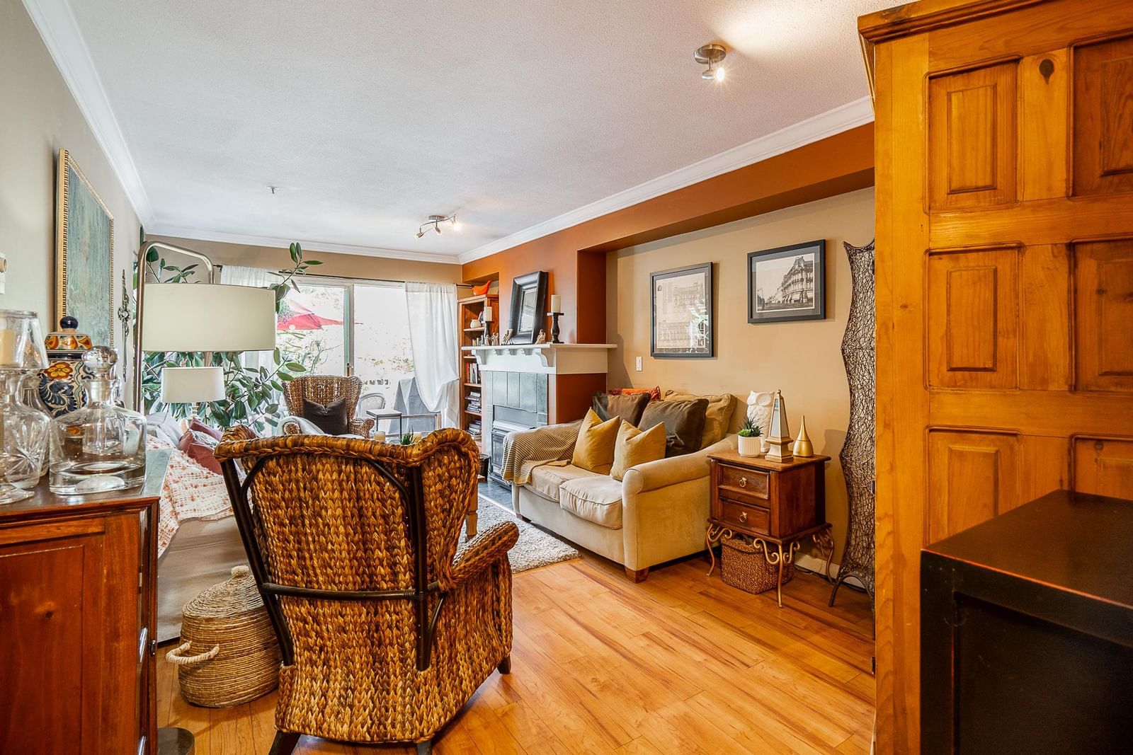 Listing Image 10