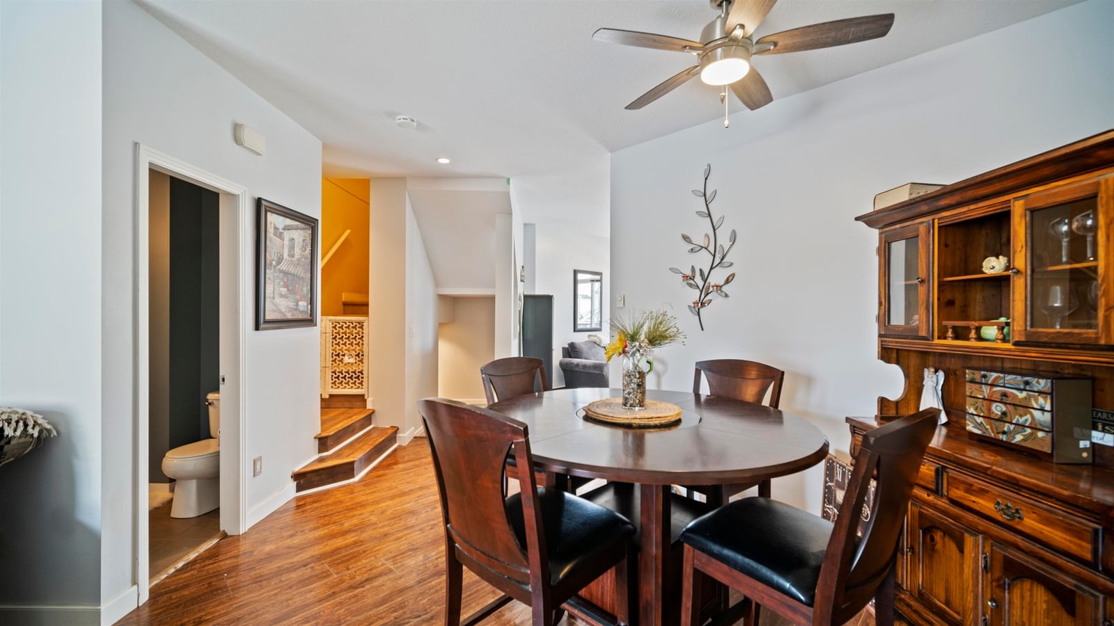 Listing Image 11