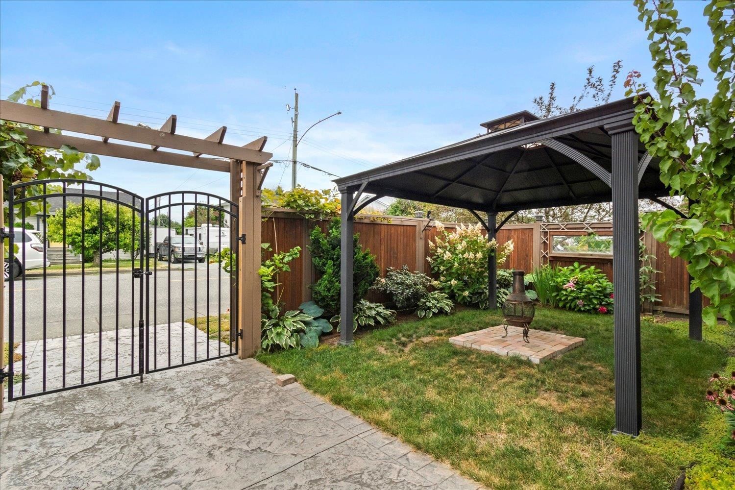 Listing Image 9