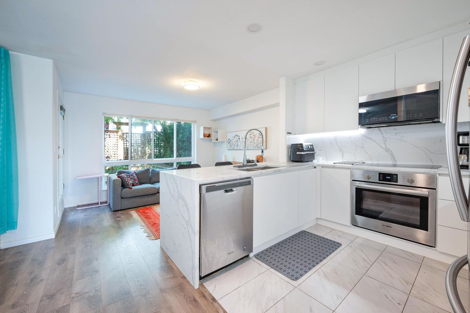 Listing Image 9