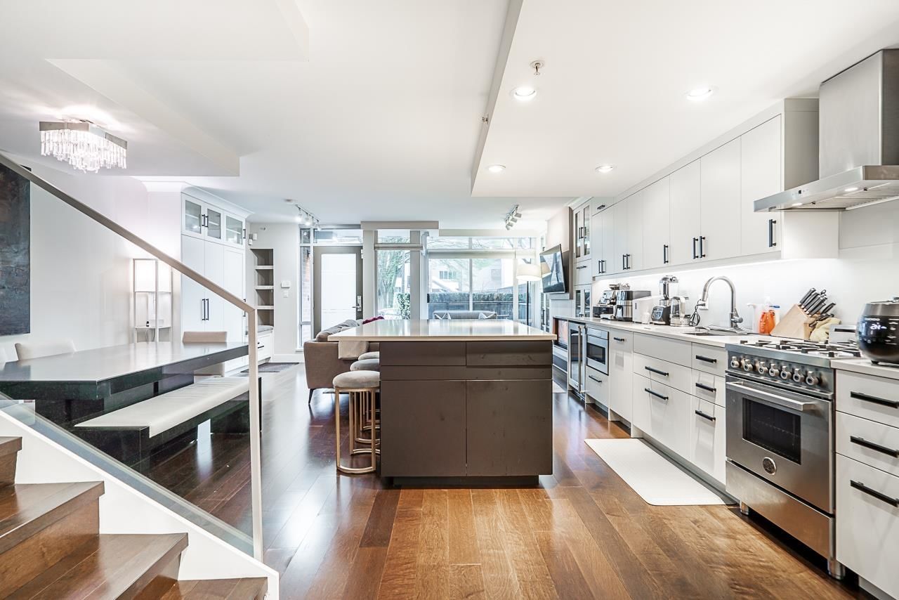 Listing Image 11