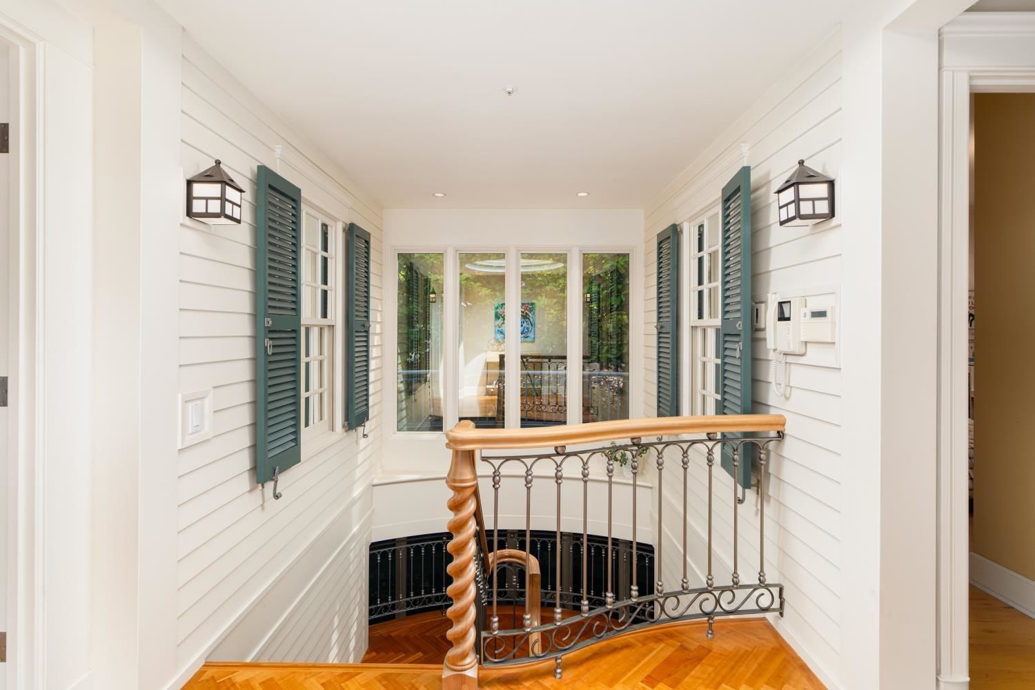 Listing Image 17