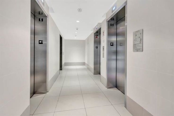 Listing Image 10