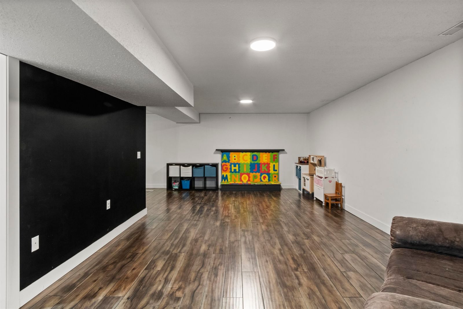 Listing Image 25