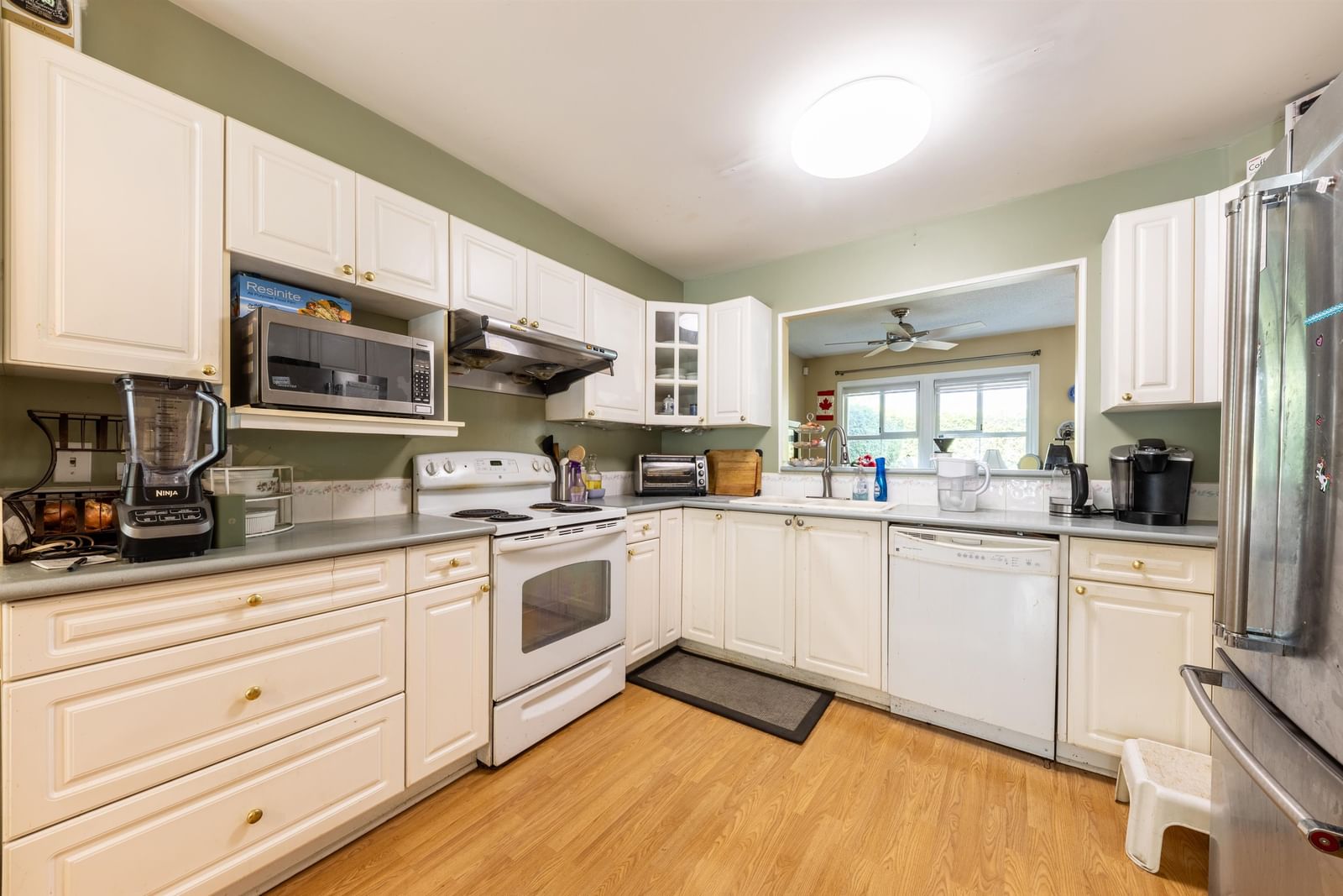 Listing Image 10