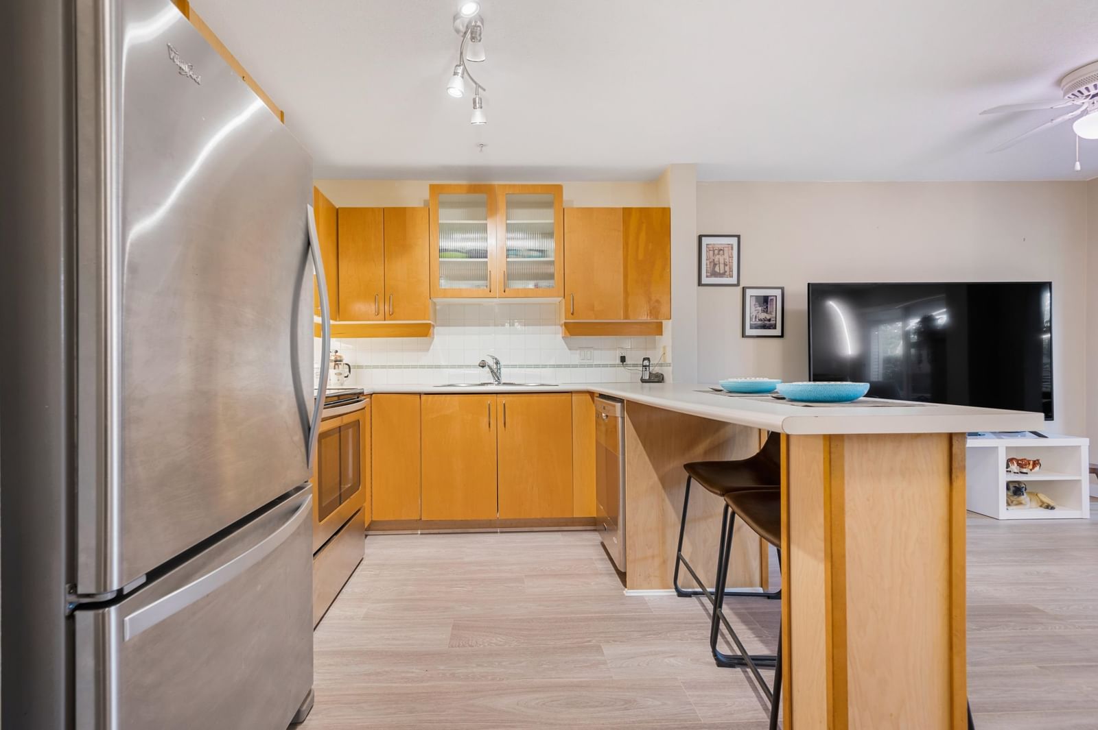 Listing Image 9