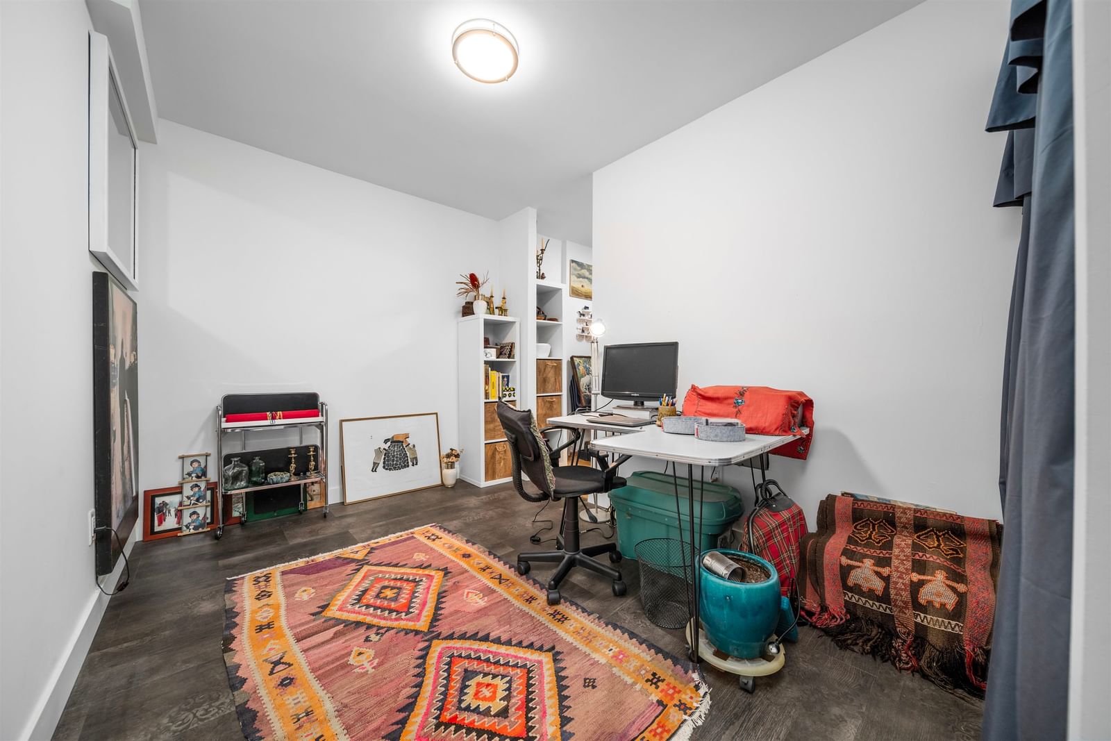 Listing Image 12