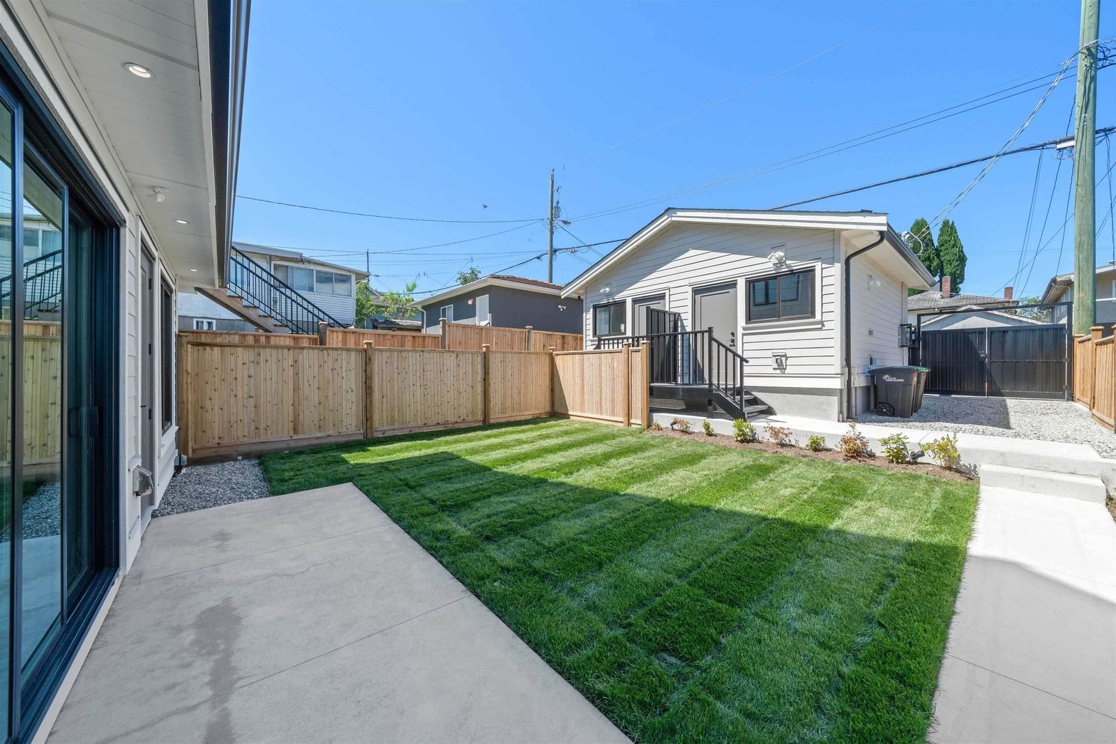 Listing Image 8