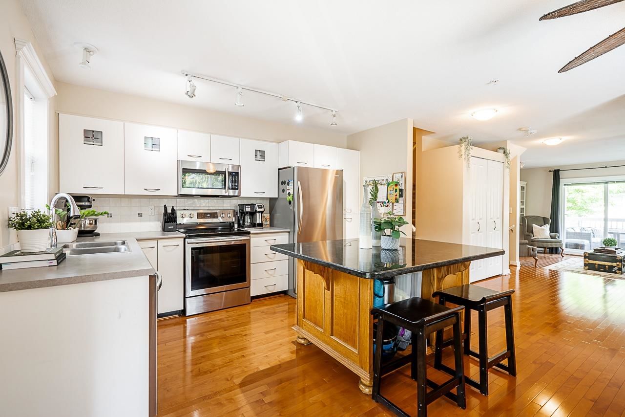 Listing Image 9
