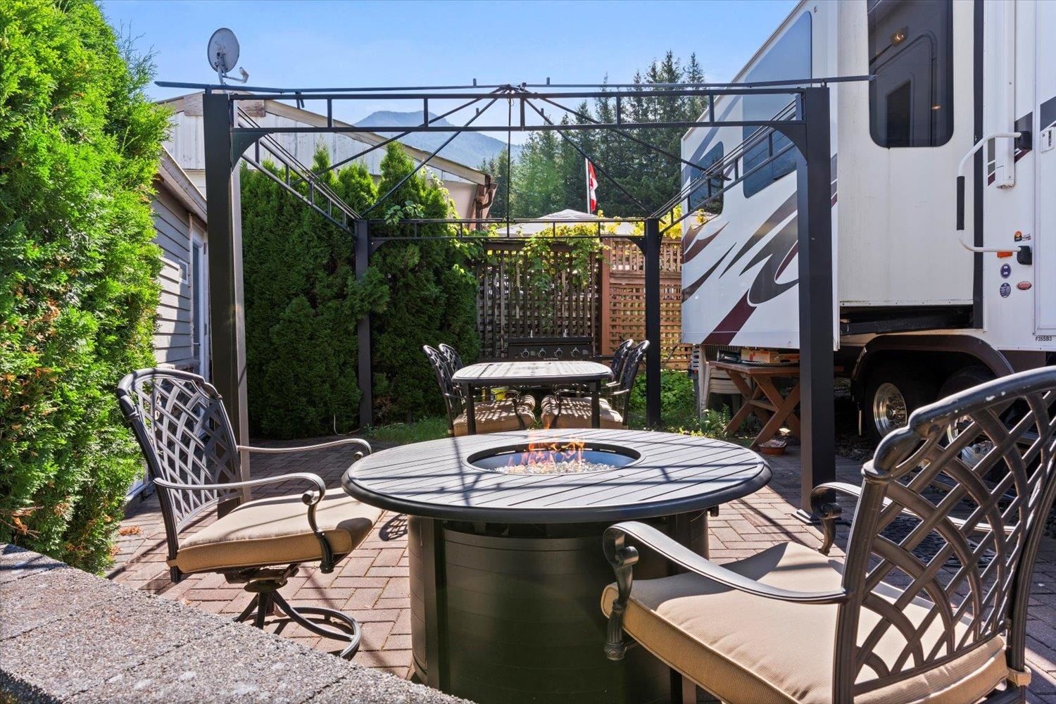 Listing Image 11