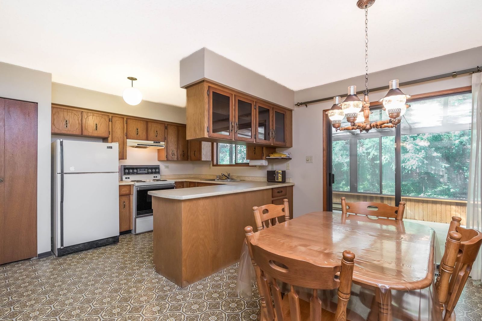Listing Image 11