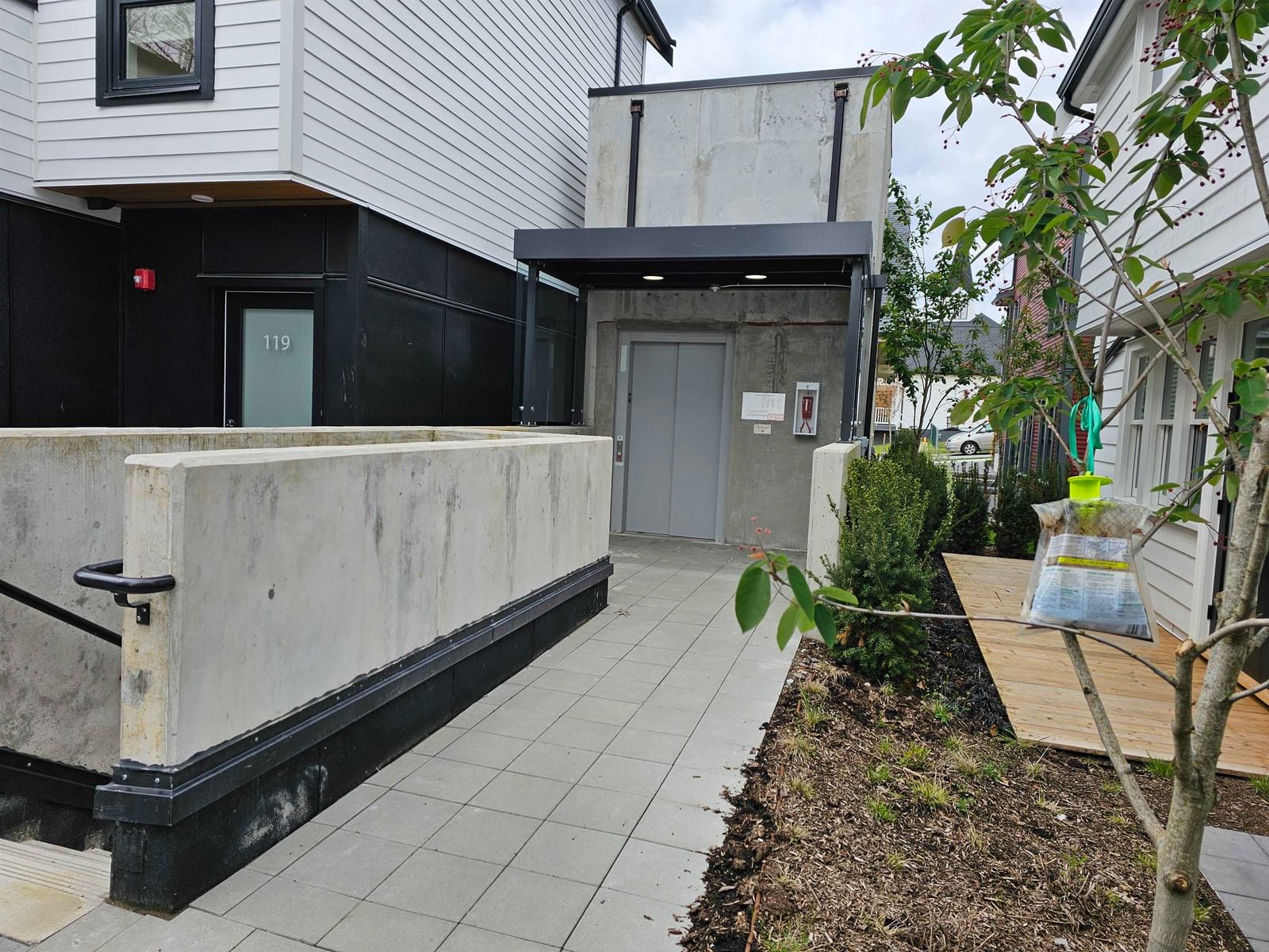 Listing Image 16