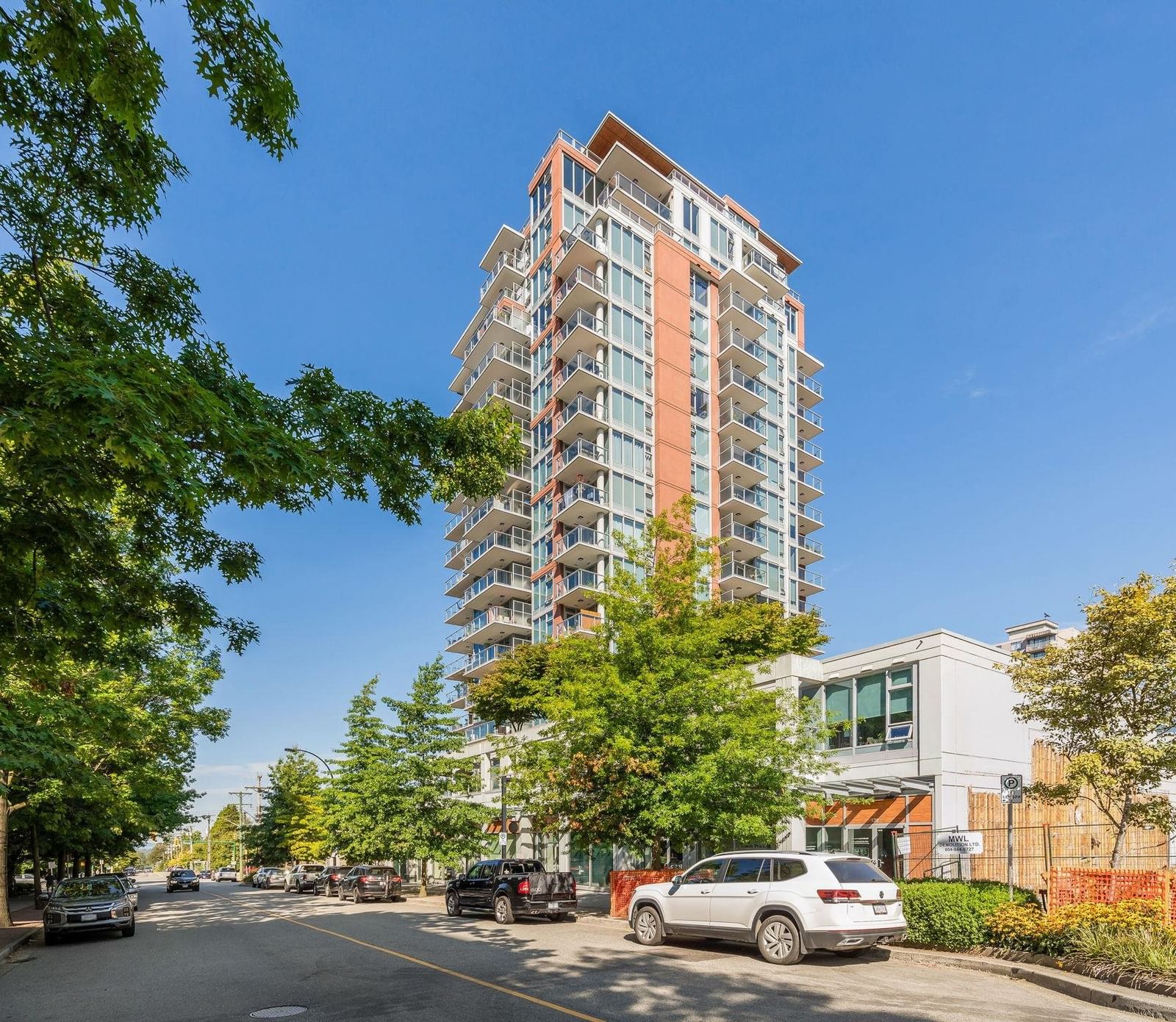 Listing Image 5