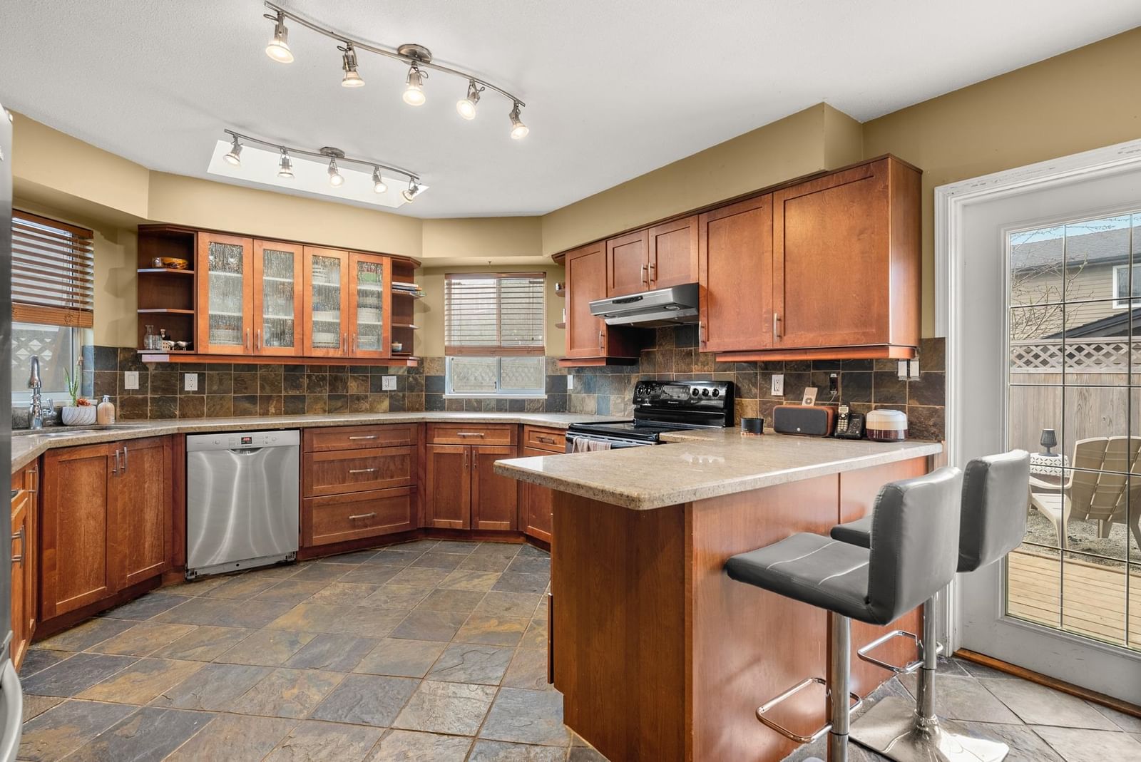 Listing Image 13