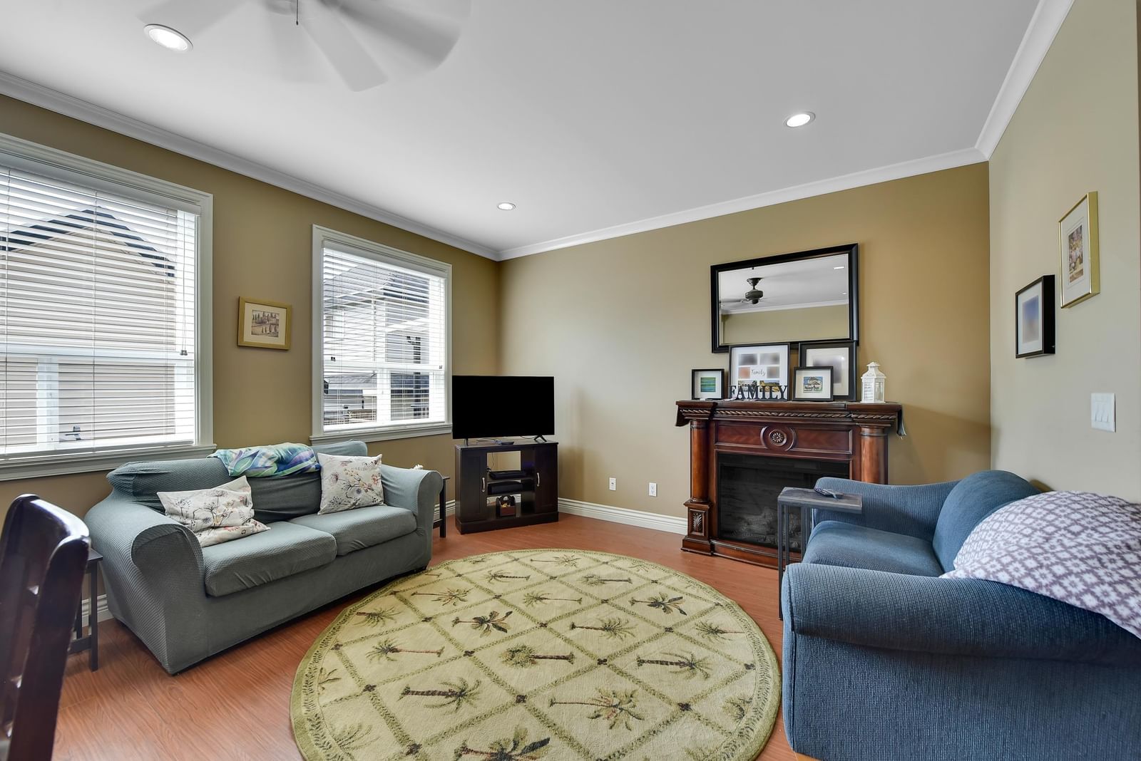 Listing Image 8