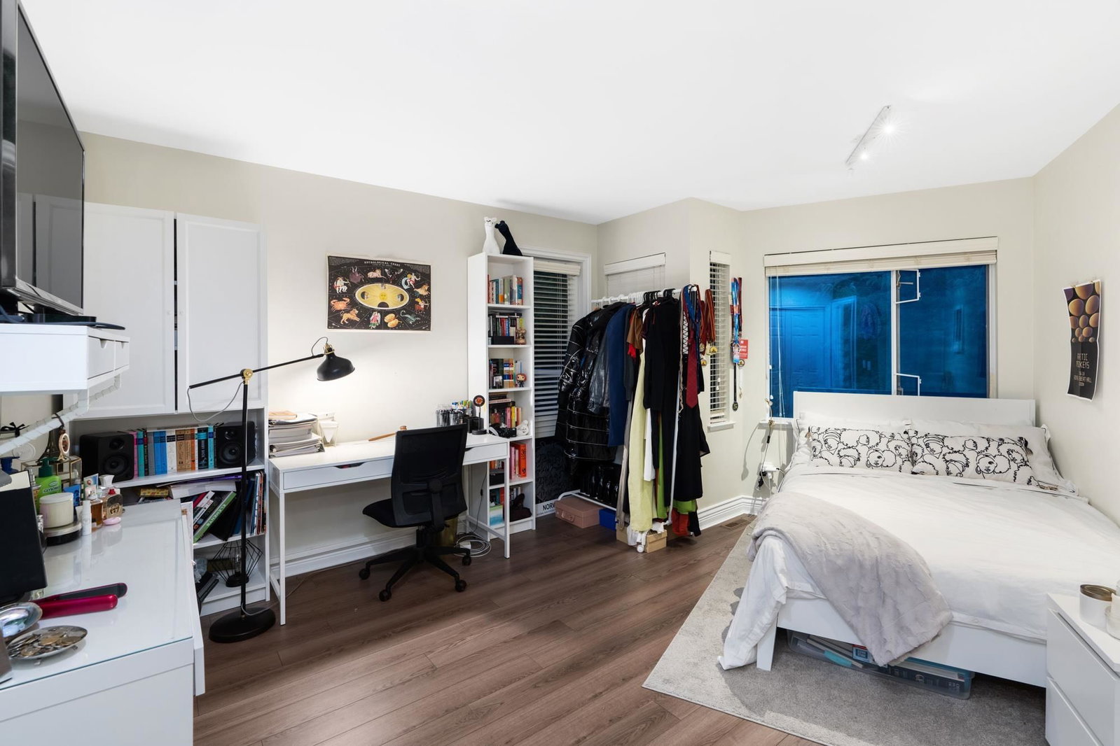 Listing Image 22
