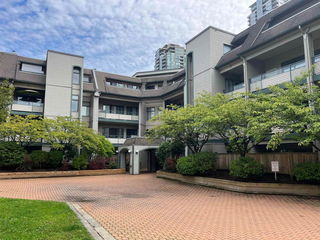 215 - 2925 Glen Drive