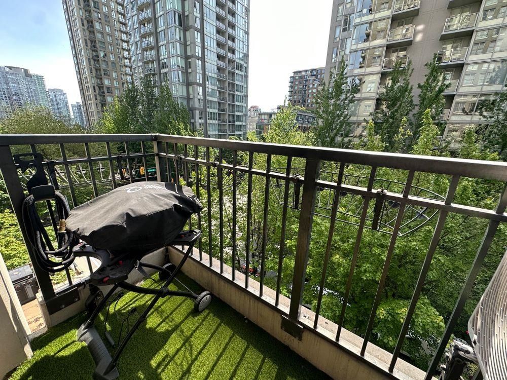 Listing Image 9