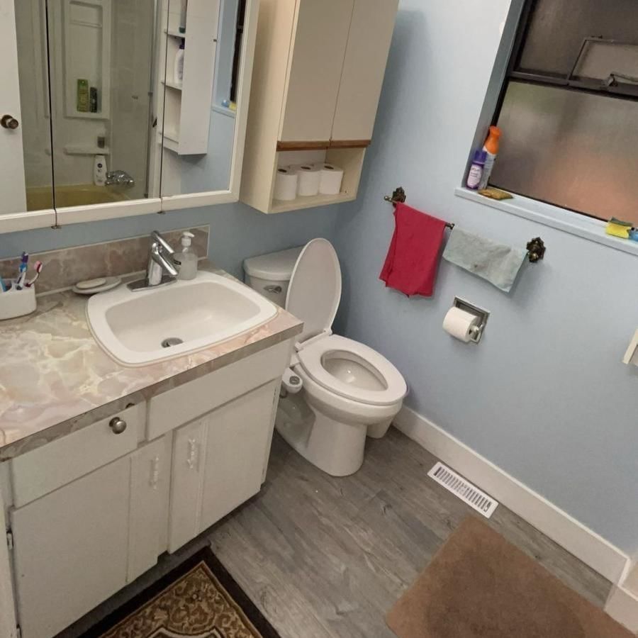 Listing Image 6