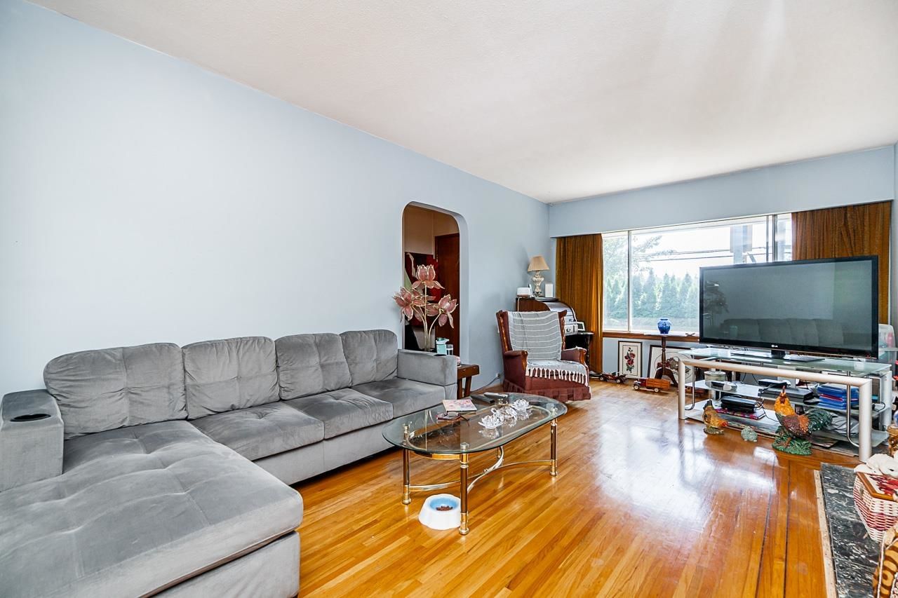 Listing Image 6