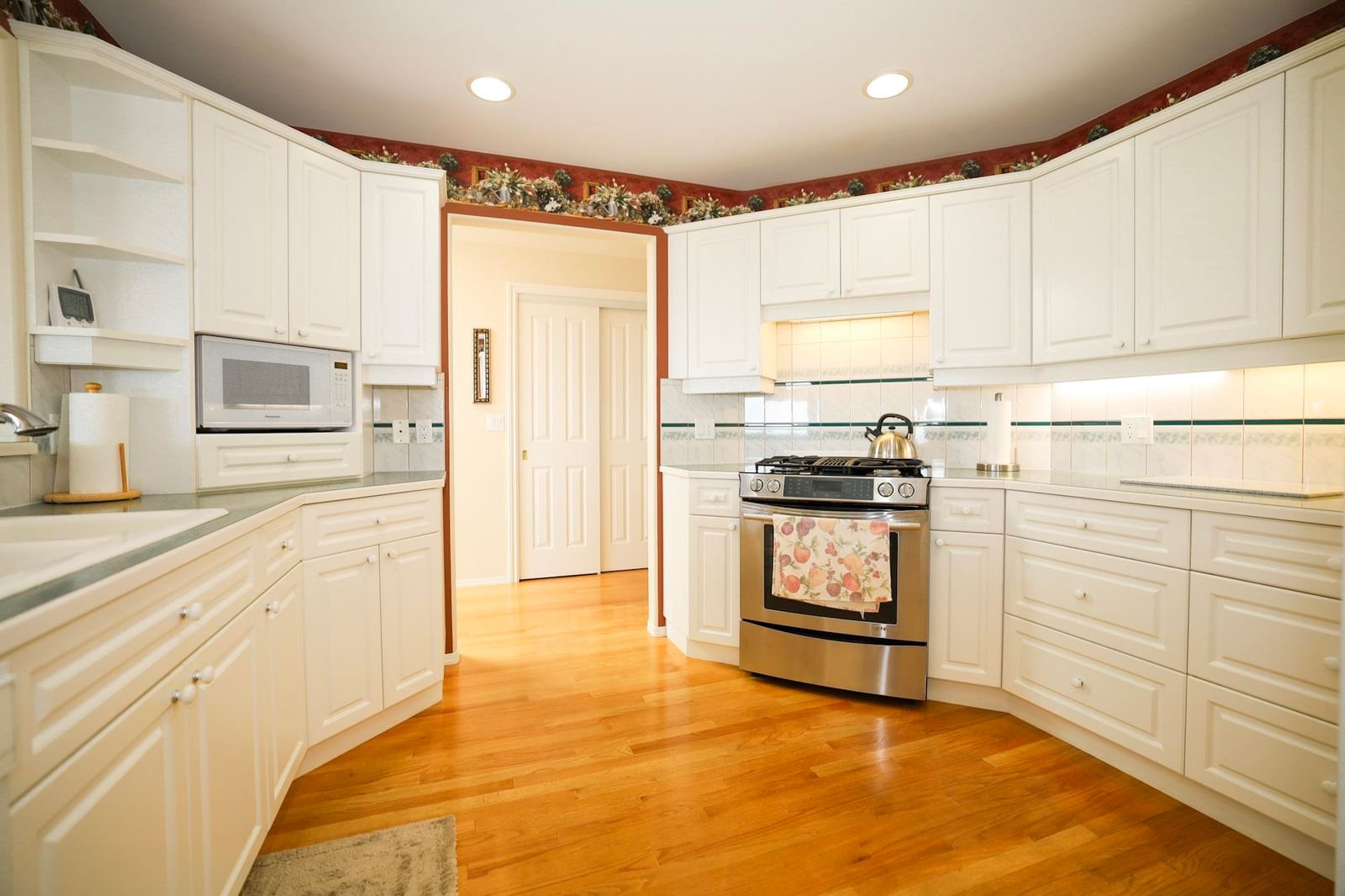Listing Image 12