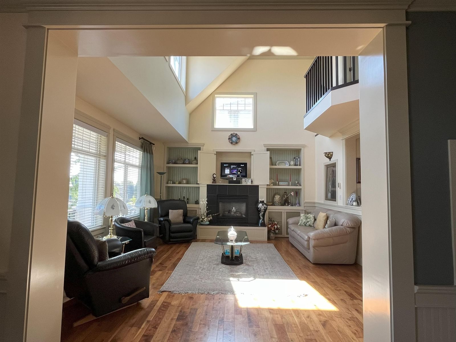 Listing Image 8