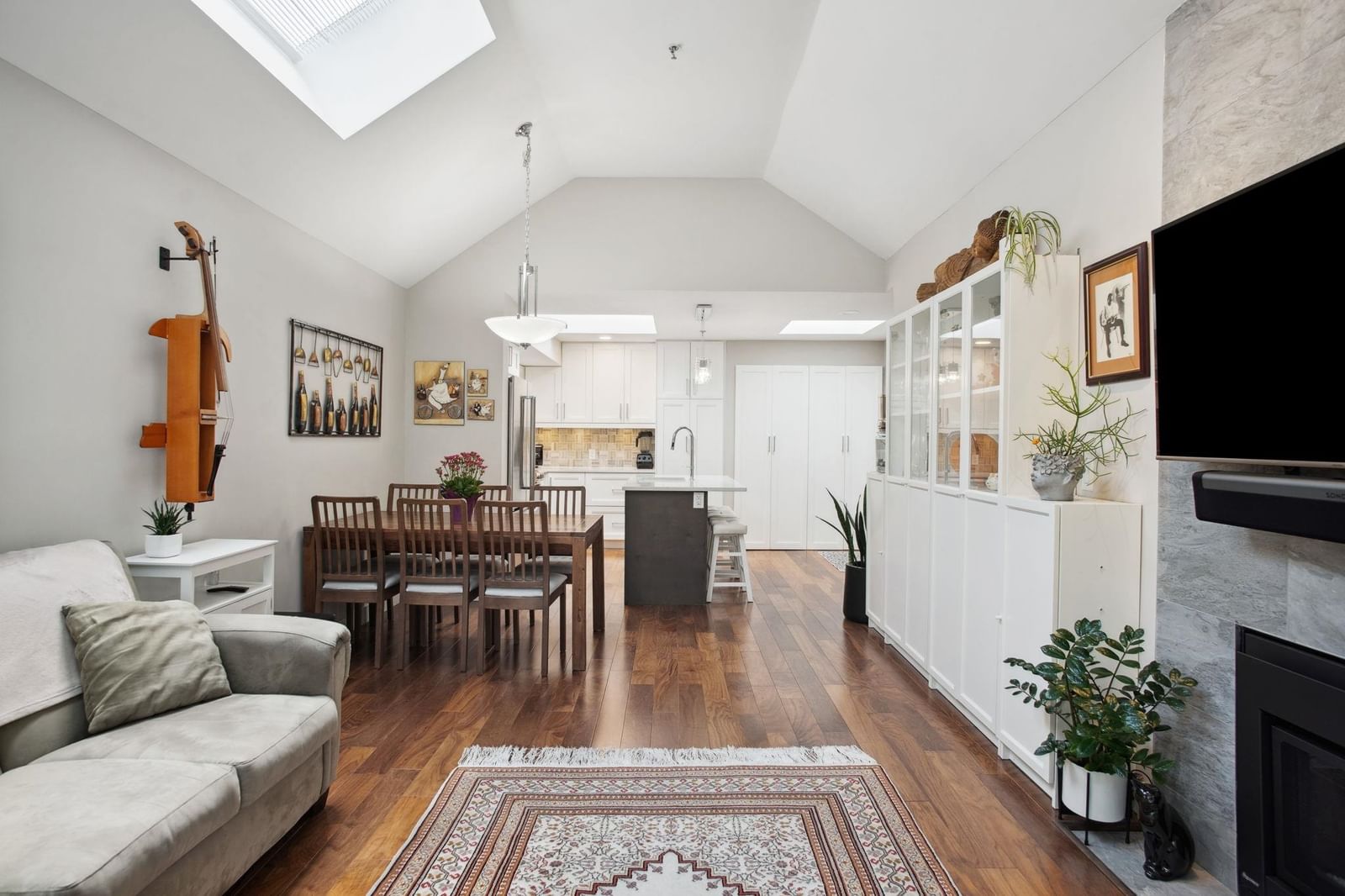 Listing Image 12
