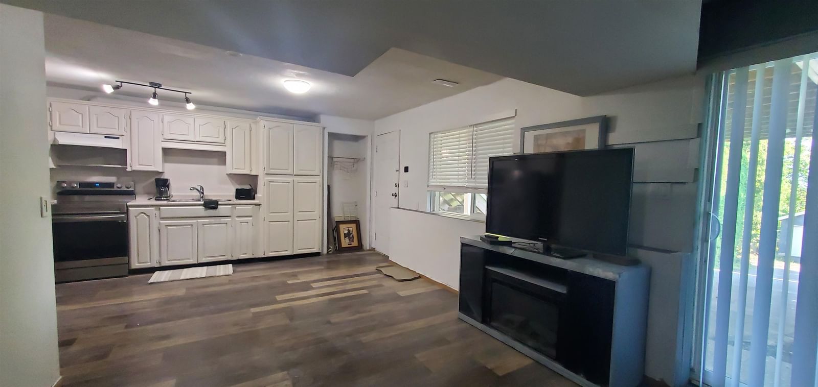 Listing Image 18