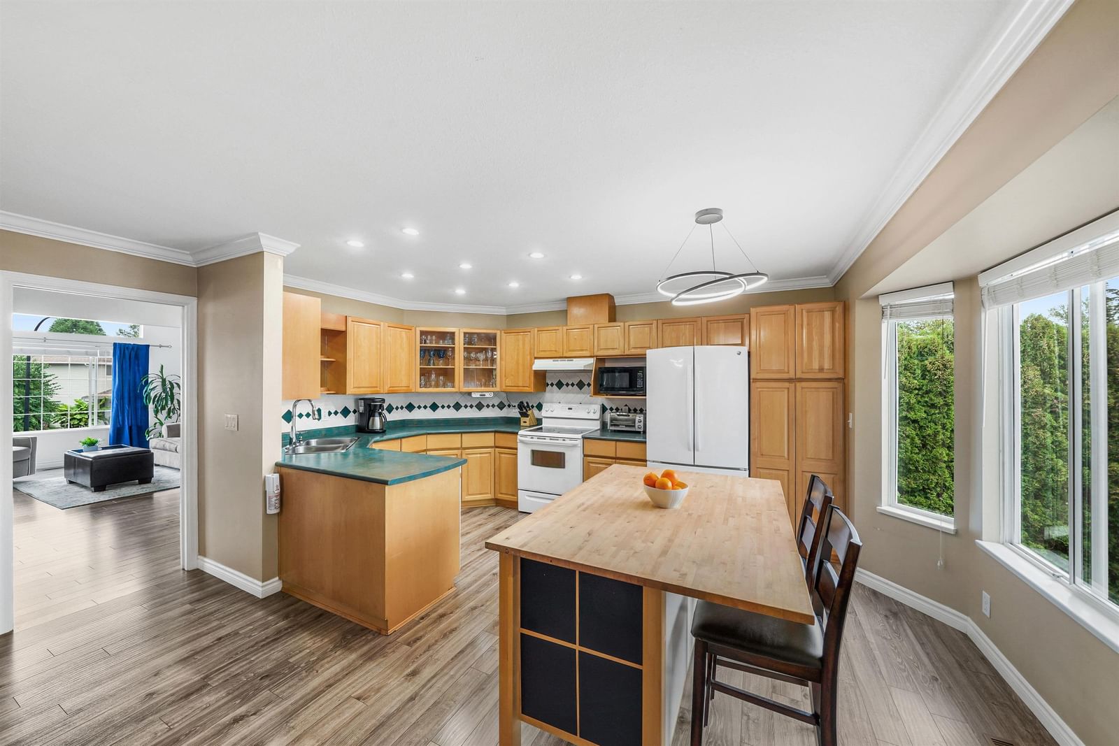 Listing Image 19