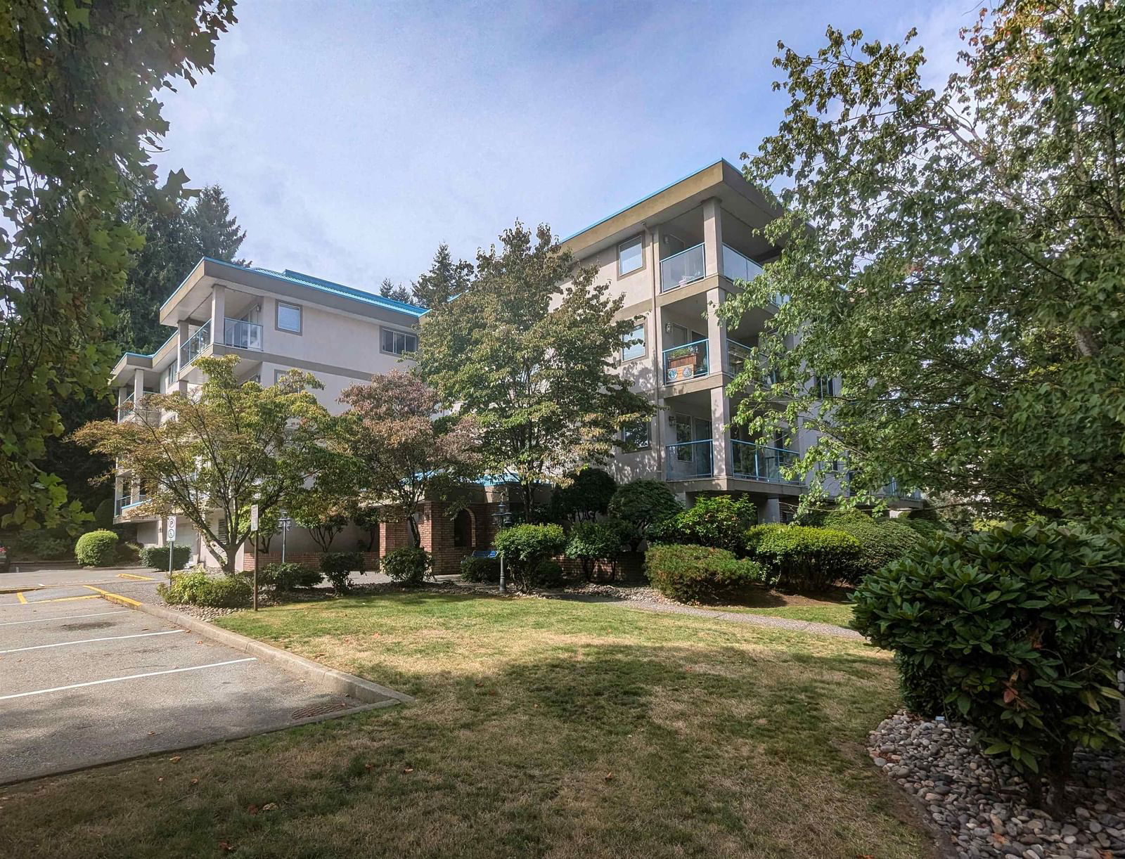 Listing Image 0