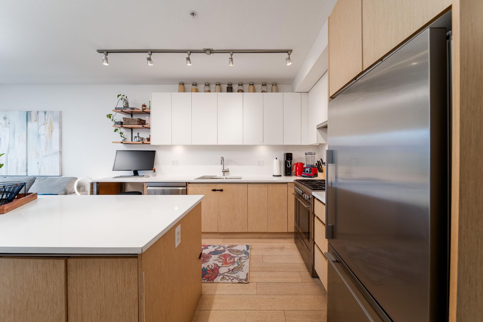 Listing Image 10